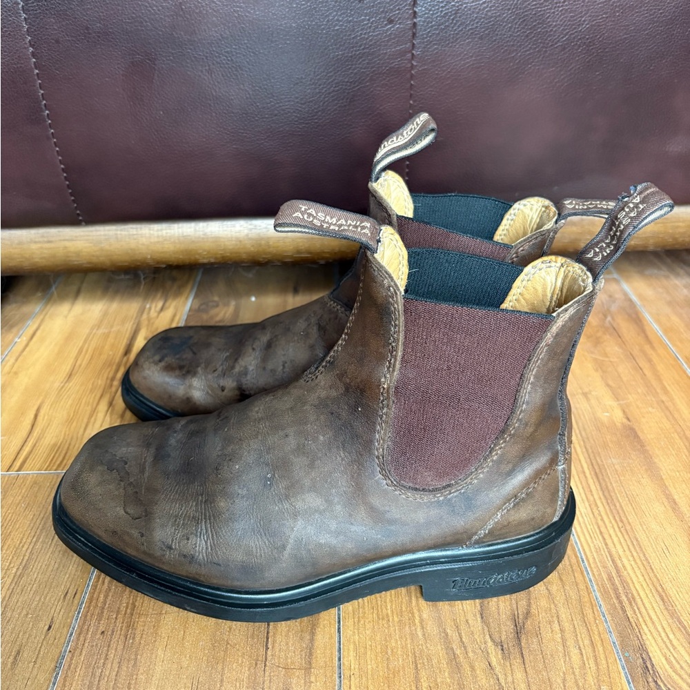 Leather Blundstones size 4EU